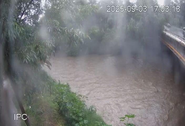 Chubasco o turbonada fuerte con ráfagas de viento impacta diversas zonas de la capital