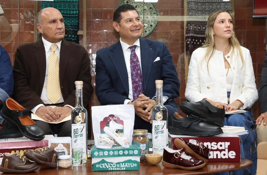 Puebla es ejemplo nacional en el impulso comunitario a la industria zapatera: Alejandro Armenta 