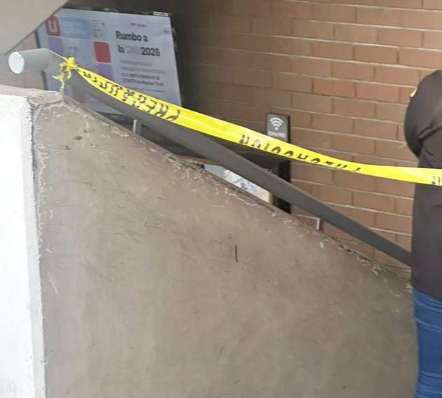 Hallan feto en baños del Campus Central de la UPAEP