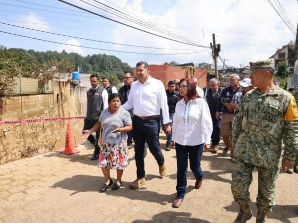 Gobernador Armenta supervisa limpieza y reconstrucción de viviendas afectadas en Huauchinango
