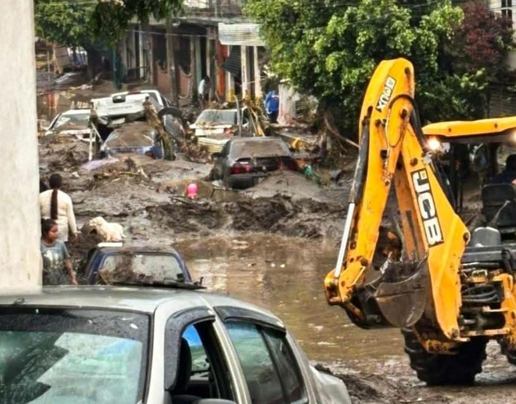 Derrumbes y deslaves dejan 16 muertos y cientos de viviendas afectadas en Hidalgo