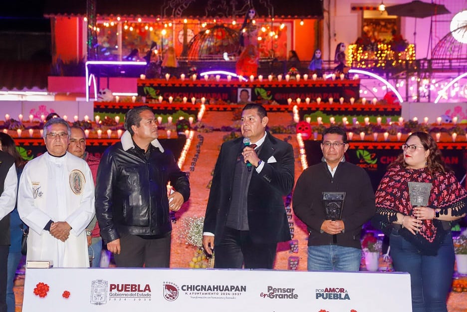 Gobierno de Puebla celebra tradiciones y raíces en Chignahuapan con Festival de la Luz y la Vida