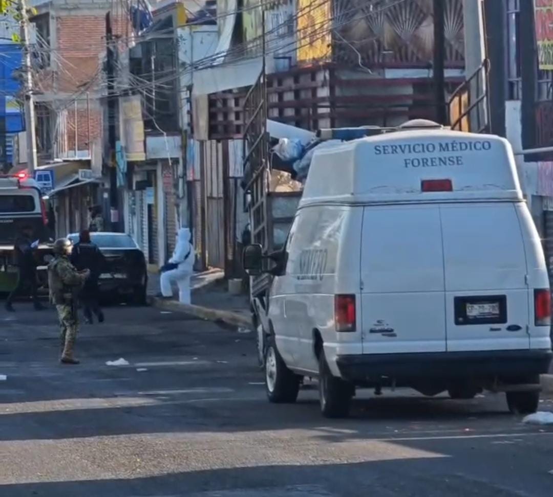 Comando armado balea e incendia bar La Coss, mueren 5 personas en la colonia Popular Coatepec