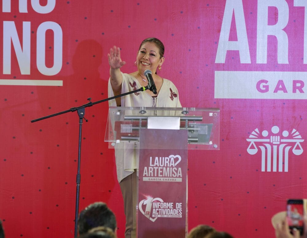 Trabajar de la mano con la gente, un compromiso permanente: Laura Artemisa