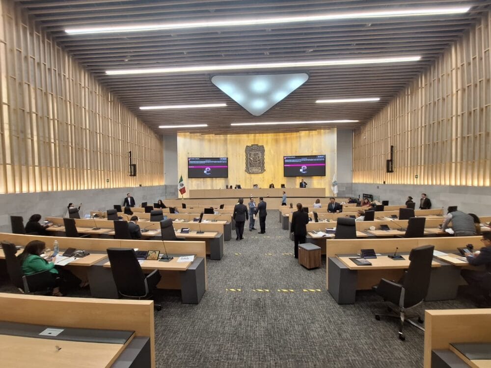 Promueve diputada Susana Riestra iniciativas para regular el uso de redes sociales en menores