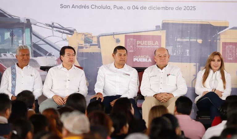 Por combate eficaz al huachicol, PEMEX aumenta donación de materiales para pavimentación en Puebla