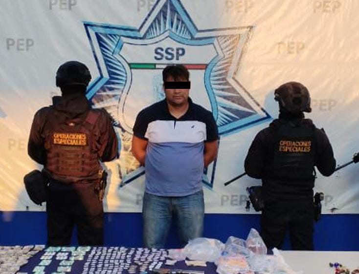 SSP, Marina y GN detienen a hombre por portar un arma sin licencia y sustancias ilícitas