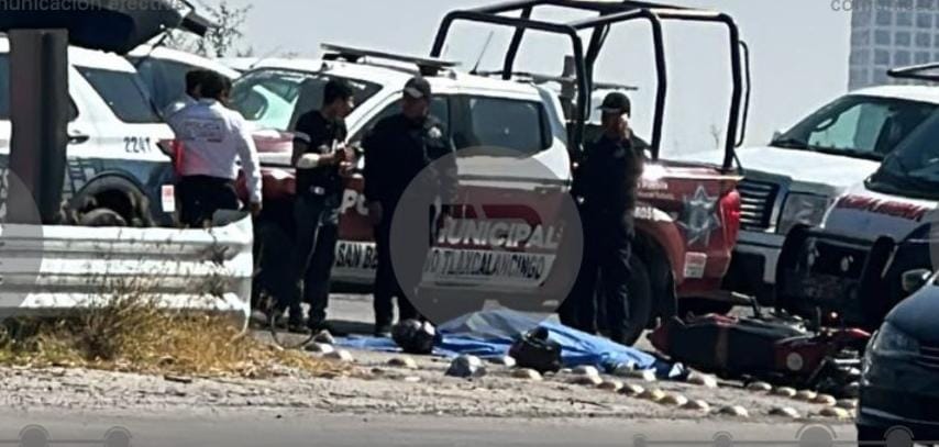 Motociclista pierde la vida tras ser arrollado por tráiler en el Periférico