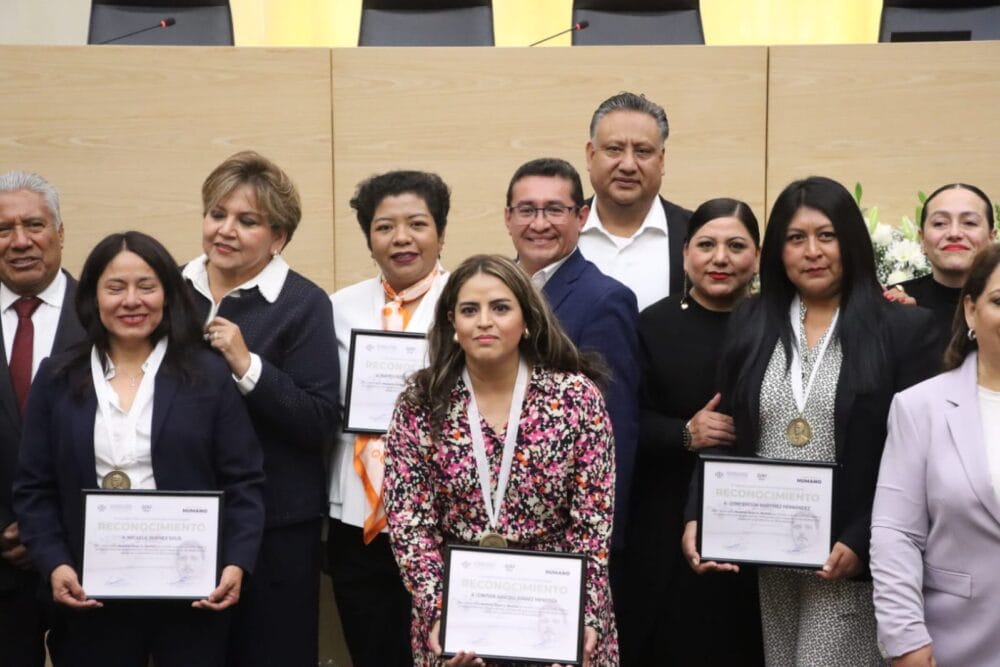 Congreso del Estado entrega la Medalla al Mérito Docente Juan C. Bonilla