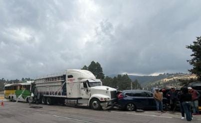 Un muerto y 30 lesionados deja carambola en la México-Puebla