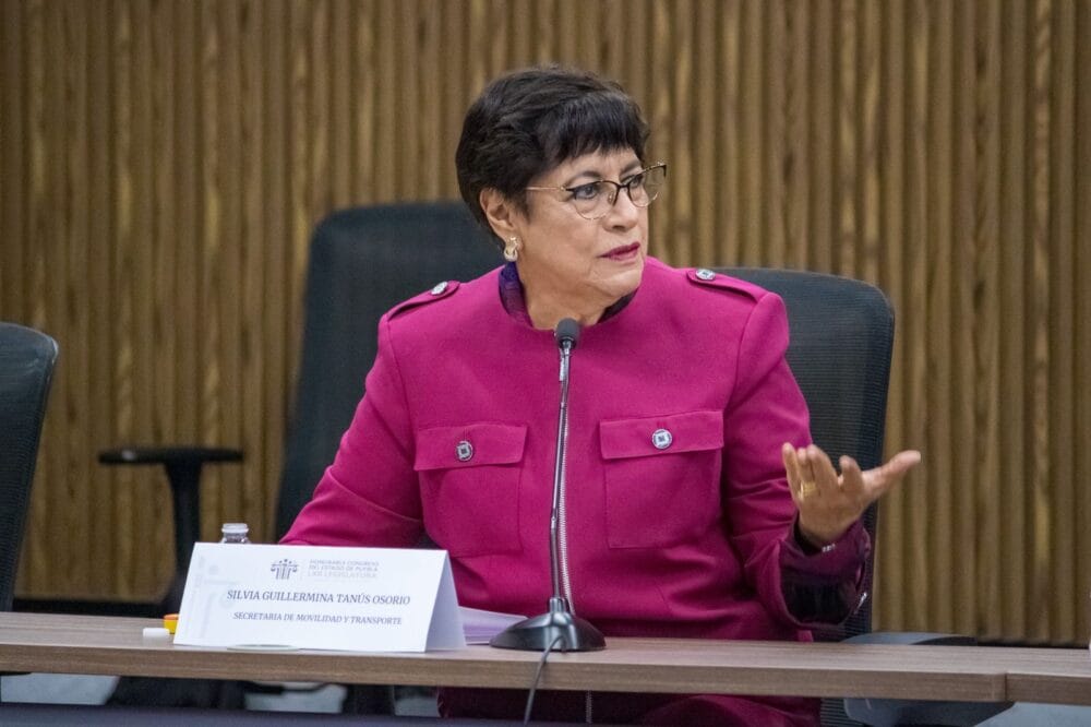 Gobierno de Puebla no desaparecerá rutas de transporte público con Cablebús; plantean sistema de alimentación 