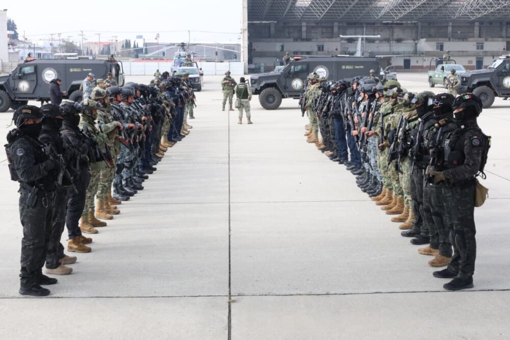 Gobierno de México traslada a 37 capos del penal del Altiplano a Estados Unidos