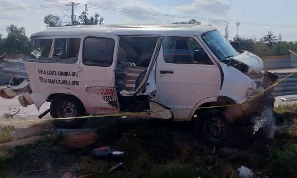 Muere copiloto de camioneta de la agrupación “La Santa Cumbia” en la Puebla-Orizaba