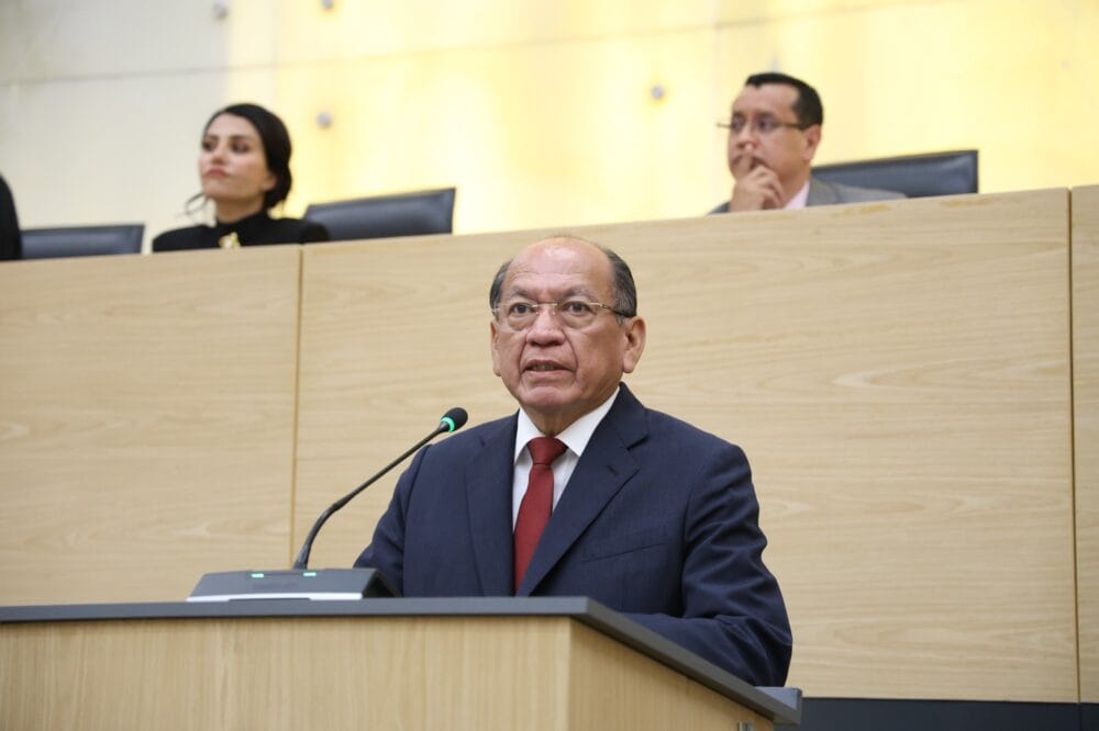 Ante el Pleno del Congreso del Estado comparece el titular de la Secretaría de Gobernación