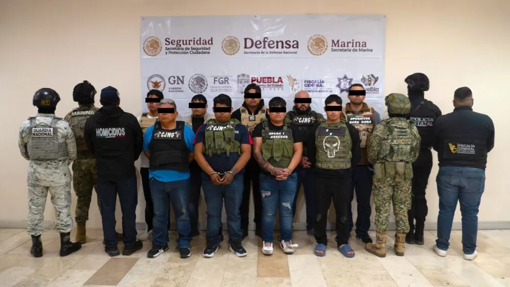 Nueve presuntos integrantes de un grupo delictivo son detenidos en el municipio de Tecamachalco