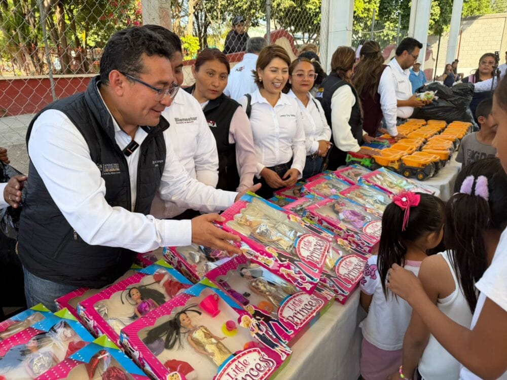 Diputado Pavel Gaspar Lleva Alegría a los Niños de Amatitlán de Azueta