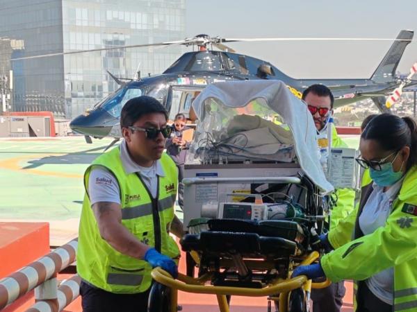 Con ambulancia aérea desde Oaxaca, garantizan atención especializada a recién nacido