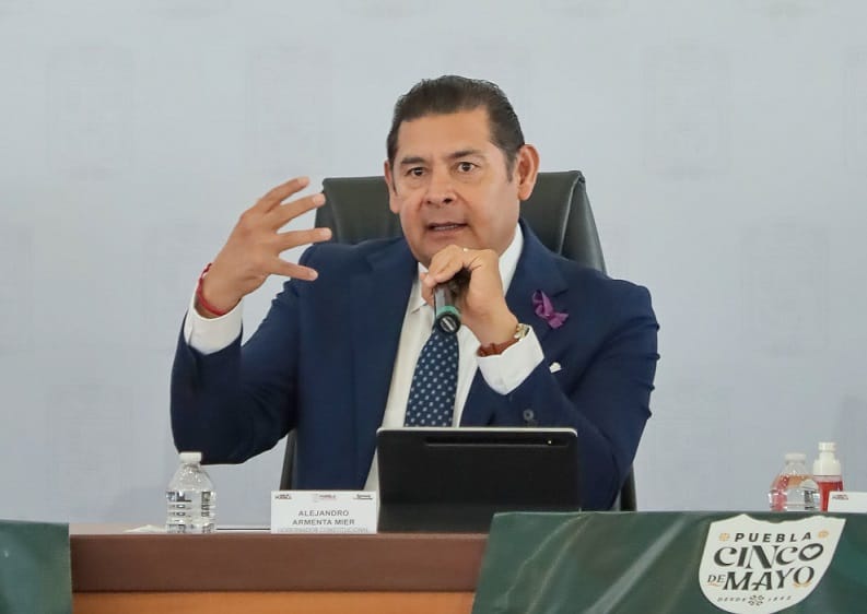 Llama Alejandro Armenta a ambientalistas a demostrar “huella ambiental”, ante oposición de Cablebús