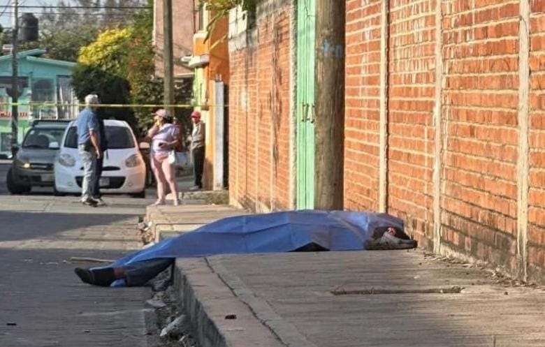 ​Hallan hombre degollado en Izúcar de Matamoros; fuerte despliegue policial en la colonia El Jardín