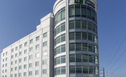 ​Hallan a madre e hijo sin vida en hotel del Bulevar Hermanos Serdán; hay un detenido