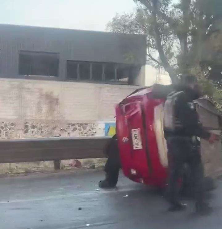 Megacarambola en el Bajo Puente de FINSA deja varios heridos y un vehículo volcado