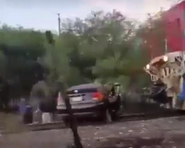 Tragedia en Tehuacán: Tren embiste a vehículo y deja una mujer sin vida