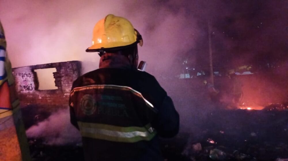 Fuego consume vivienda abandonada en La Margarita; se descartan víctimas