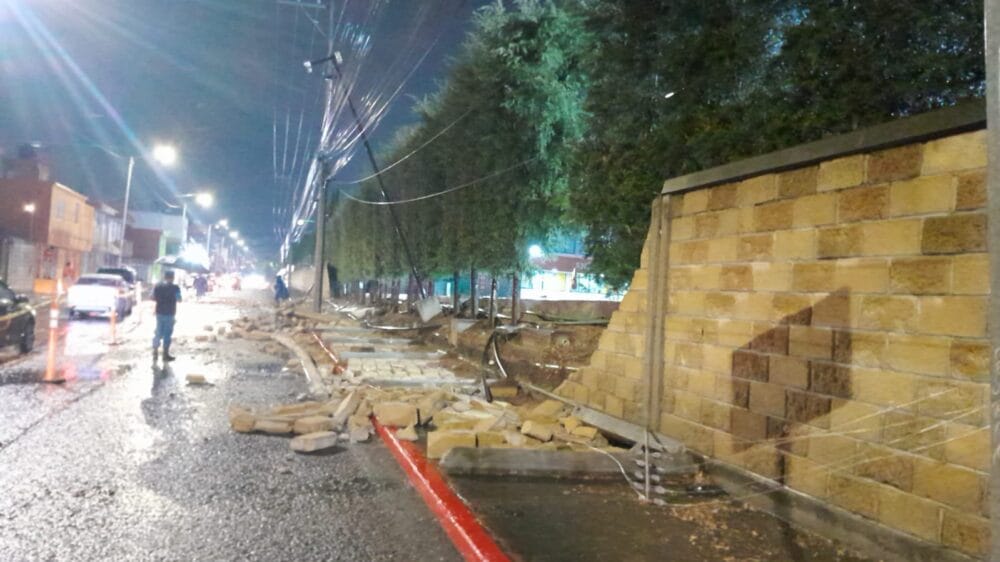 Saldo blanco tras caída de barda perimetral en la Universidad Anáhuac