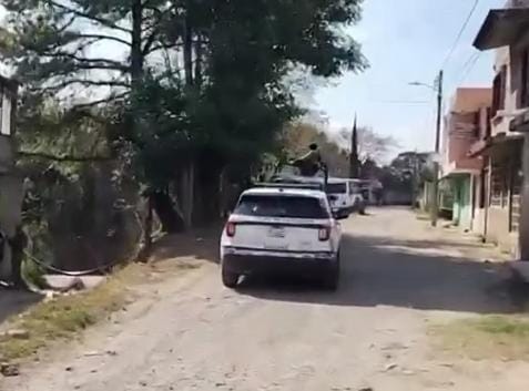 Hallan dos cuerpos maniatados en barranca entre La Resurrección y Xonacatepec