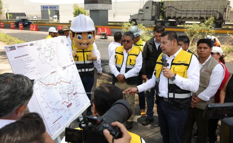Tras 40 años de abandono, Gobierno de Puebla concreta bienestar y dignifica vialidades 