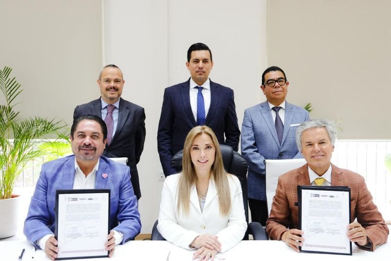 Firma SEDIF convenios estratégicos en beneficios de familias poblanas 