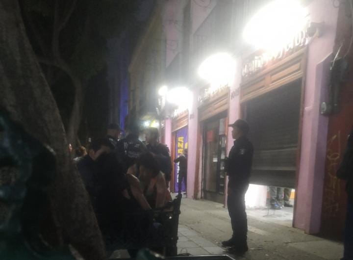 Reportan robo con violencia en Centro Joyero de la 5 de Mayo
