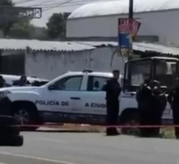 Hallan cuerpo embolsado y maniatado en el Camino a San Miguel Canoa
