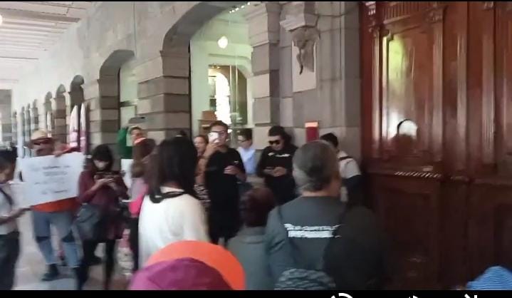 “Naranjitas” exigen aumento del 15% y acusan imposición sindical