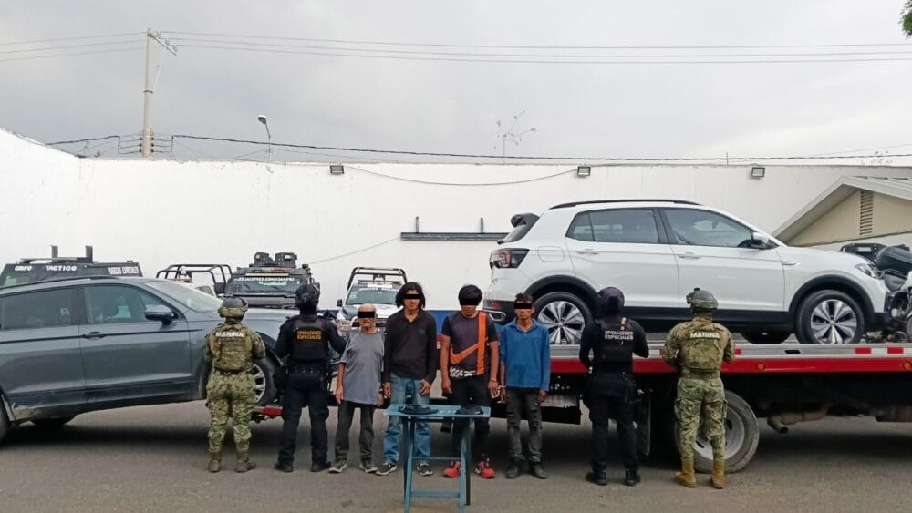Detienen a cuatro hombres y recuperan dos camionetas con reporte de robo en La Resurrección