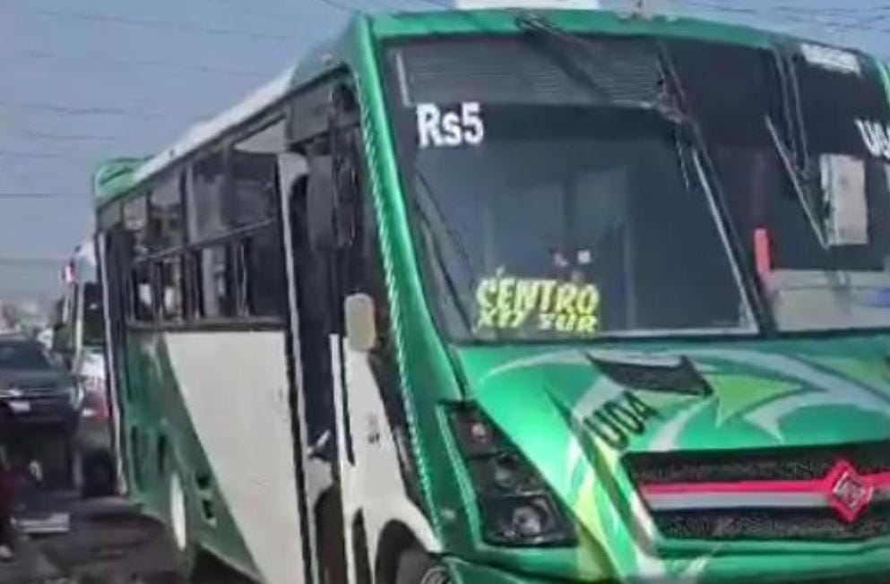 ​Fallece hombre a bordo de una unidad de la Ruta S5 en Avenida Nacional
