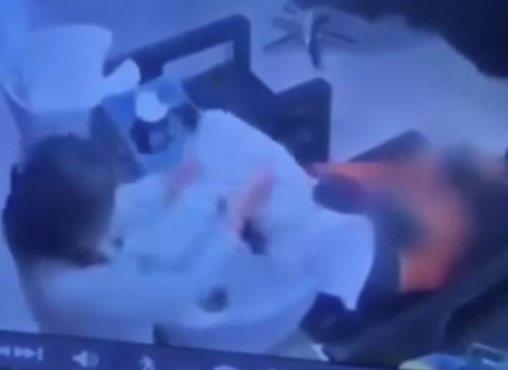 Buscan a acosador de Plaza San José: Se exhibió frente a empleada de salón de belleza