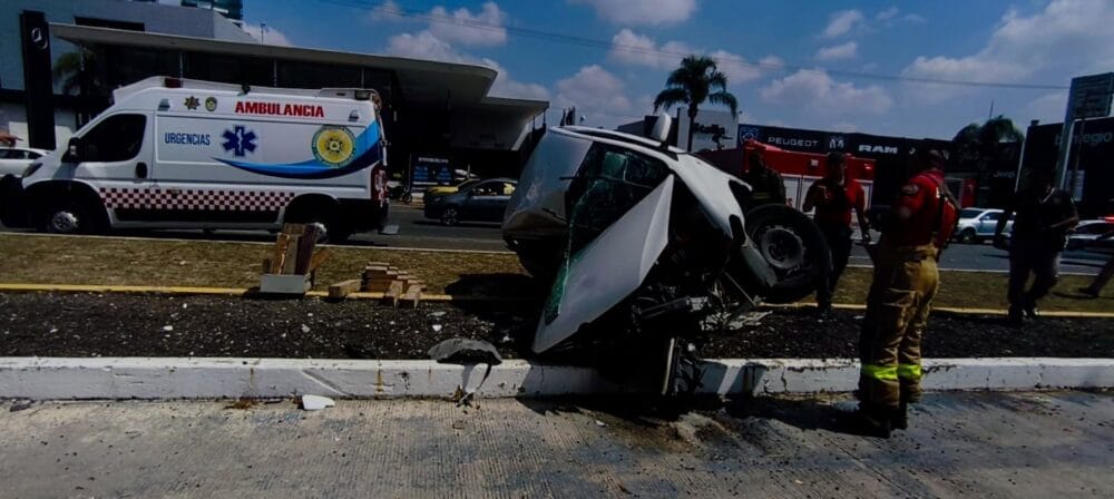Fatal accidente en la Vía Atlixcáyotl deja un muerto.