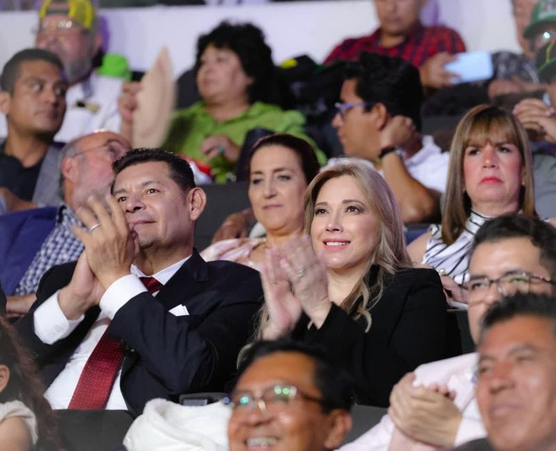 Gobierno Estatal celebra a papás con recital musical para reunir a familias poblanas 