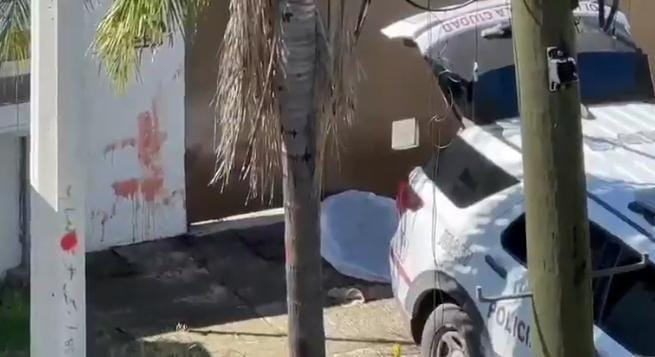 Asesinan a hombre a puñaladas a un costado del Periférico