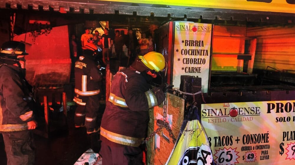 Controlan incendio en comercio de La Margarita; retiran tanque de gas y descartan lesionados
