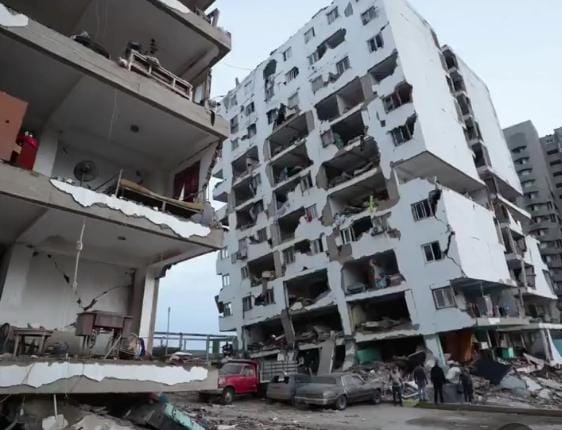 Estado de emergencia en Venezuela: Terremotos de 7.2 y 7.5 dejan al menos 164 muertos y casi mil heridos