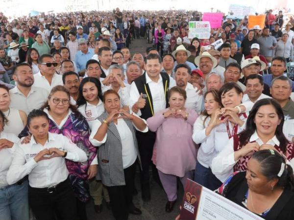 Gobierno estatal impulsa obra comunitaria y moderniza la Central de Abasto de Huixcolotla.