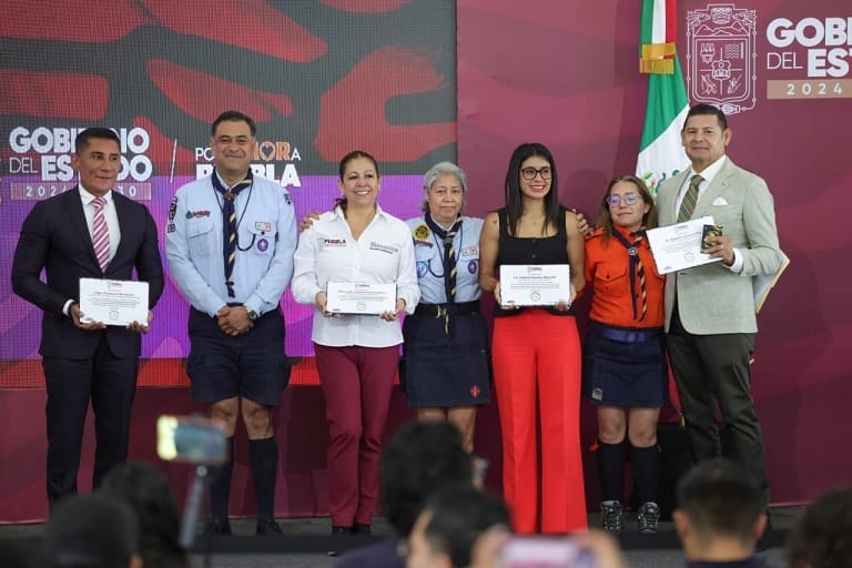 Entrega Gobierno de Puebla casi 20 MDP en becas para deportistas y atletas