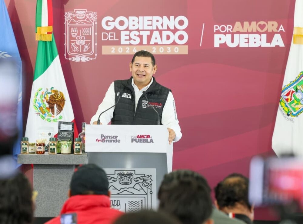 Gobierno indemnizará con 100 mil pesos a 40 comerciantes damnificados por lluvias del Bulevar 5 de Mayo