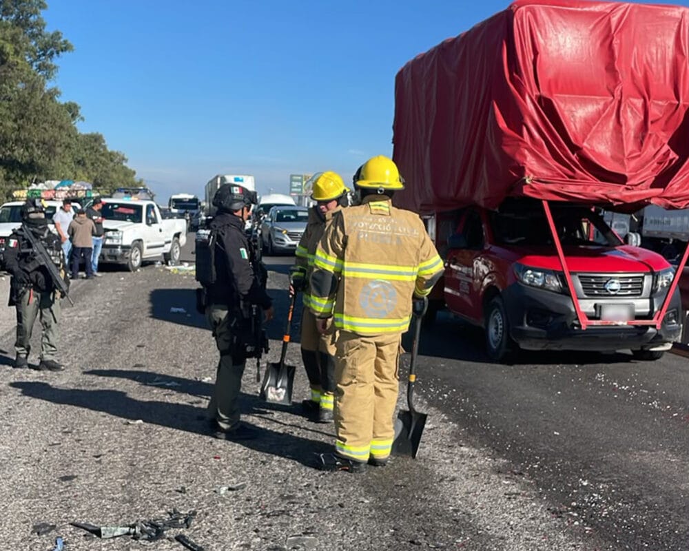 ​Tractocamión embiste a 5 vehículos en la autopista Puebla–Orizaba; no se reportan lesionados
