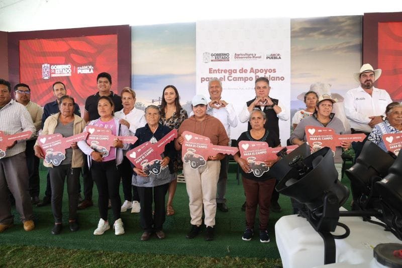 Gobierno del Estado transforma vidas de familias con Apoyo al Campo en Atzompa