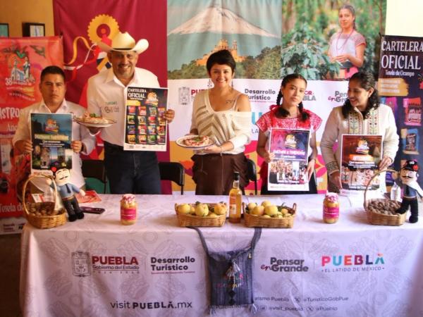 Destaca Tetela de Ocampo con Feria del Durazno y Chile en Nogada