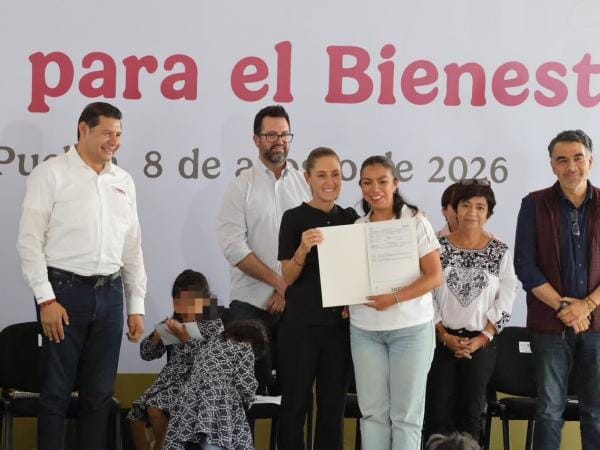 Presidenta Sheinbaum pone fin a adeudos hipotecarios y entrega vivienda digna a familias poblanas