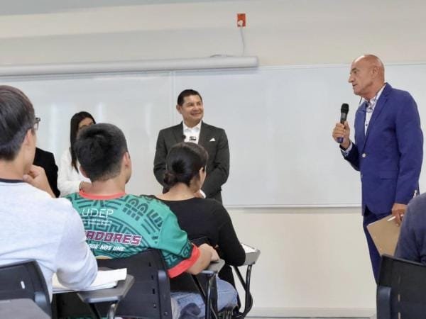 Reconoce rector de la UDEP trabajo conjunto de dependencias para operar el campus